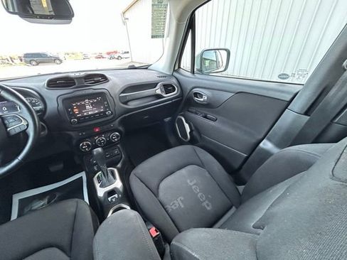 Used 2017 Jeep Renegade Latitude image 22