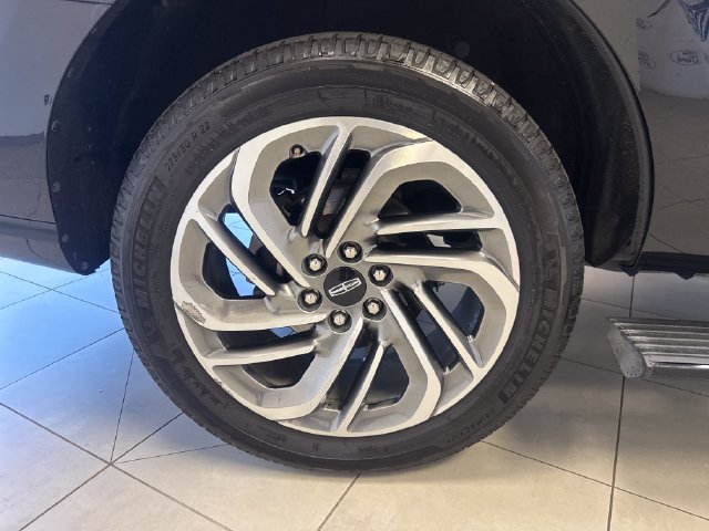 Used 2025 Lincoln Navigator Reserve AWD/4WD image 30
