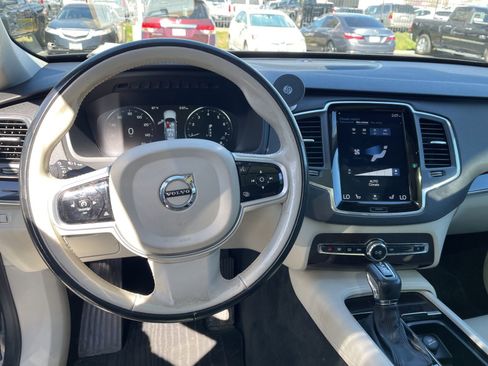 Used 2019 Volvo XC90 T6 Momentum w/ Advanced Package image 7