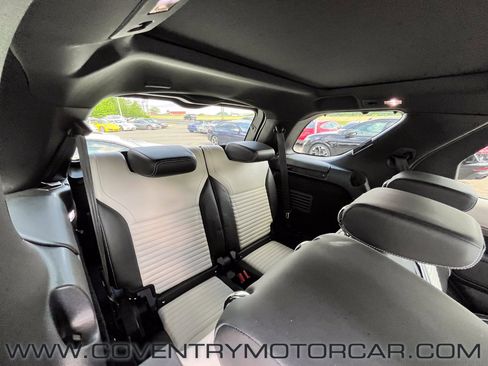 Used 2023 Land Rover Discovery Metropolitan Edition AWD/4WD image 40