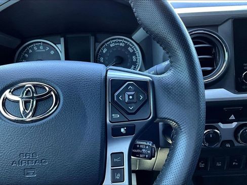 Used 2019 Toyota Tacoma Limited AWD/4WD image 11