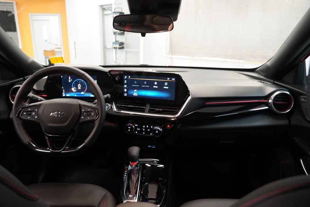 Used 2026 Chevrolet Trax RS w/ Driver Confidence Package FWD image 18