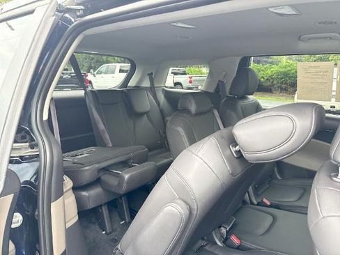 Used 2026 Kia Carnival FWD image 26