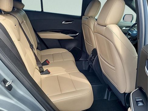 Used 2024 Cadillac XT4 Luxury FWD image 11