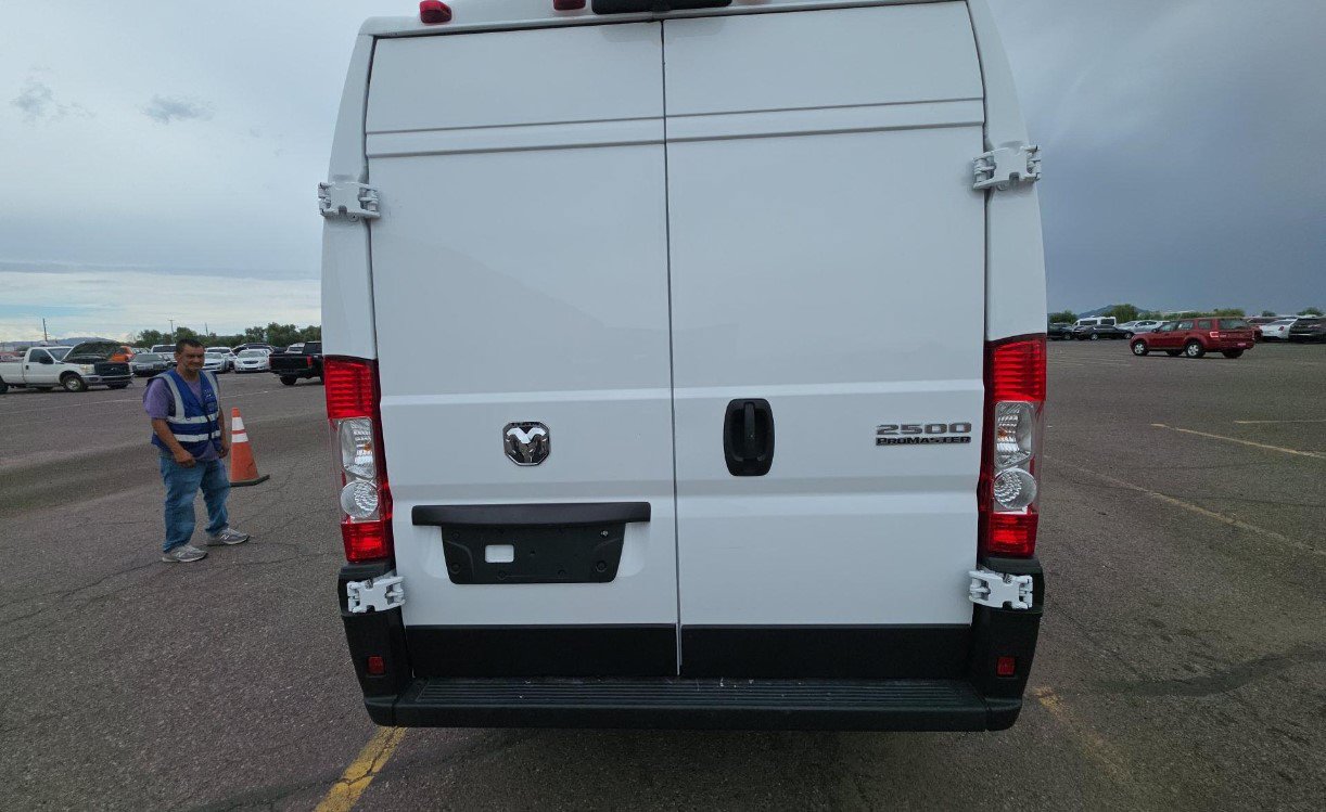 Used 2023 RAM ProMaster 2500 w/ Convenience Group FWD image 5