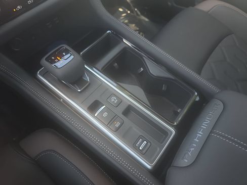 New 2026 Nissan Pathfinder Platinum FWD image 24