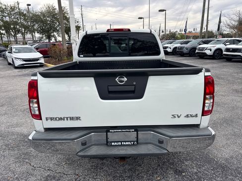 Used 2018 Nissan Frontier SV image 7