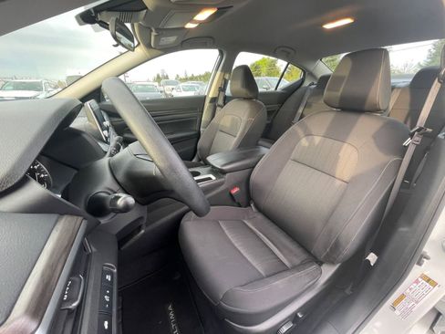 Used 2025 Nissan Altima 2.5 SV image 31