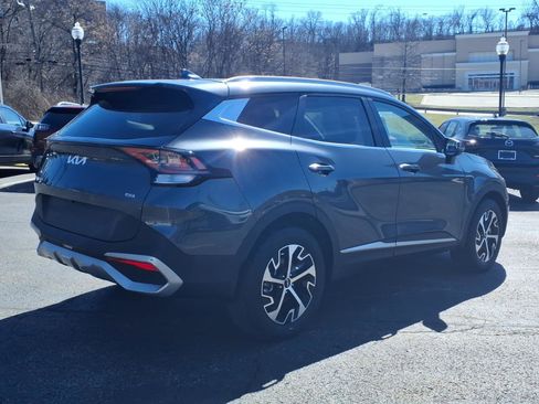 Used 2023 Kia Sportage EX image 4