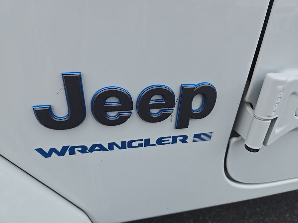 Used 2024 Jeep Wrangler Unlimited AWD/4WD image 41