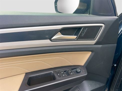 Used 2022 Volkswagen Atlas Cross Sport SE image 9