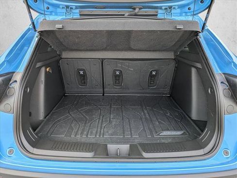 Used 2025 Chevrolet Trax RS w/ Sunroof Package FWD image 6