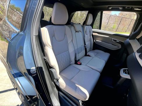 New 2026 Volvo XC90 T8 Plus w/ Protection Package Premier AWD/4WD image 16