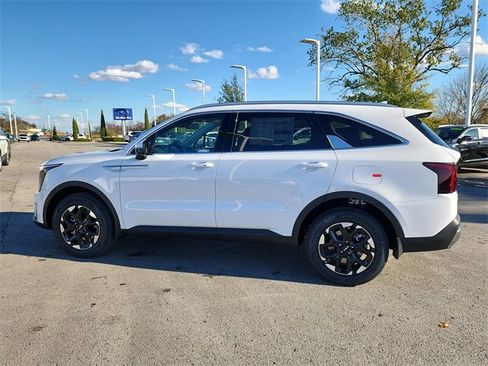 New 2026 Kia Sorento S image 8