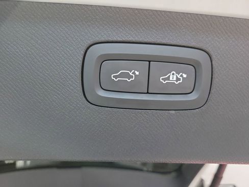 Used 2024 Volvo XC90 B6 Plus image 26