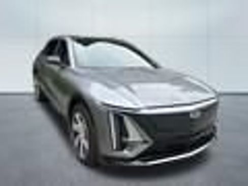 Certified 2024 Cadillac Lyriq Tech w/ Driver Assist Package AWD/4WD image 9