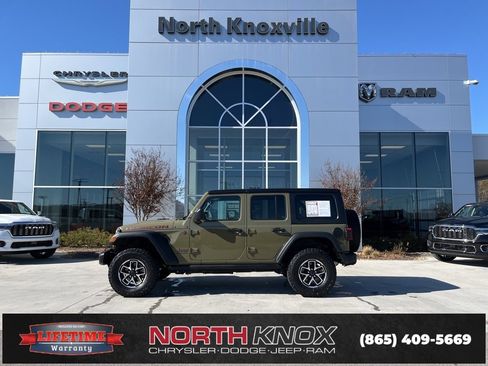 Used 2025 Jeep Wrangler Unlimited Rubicon image 2