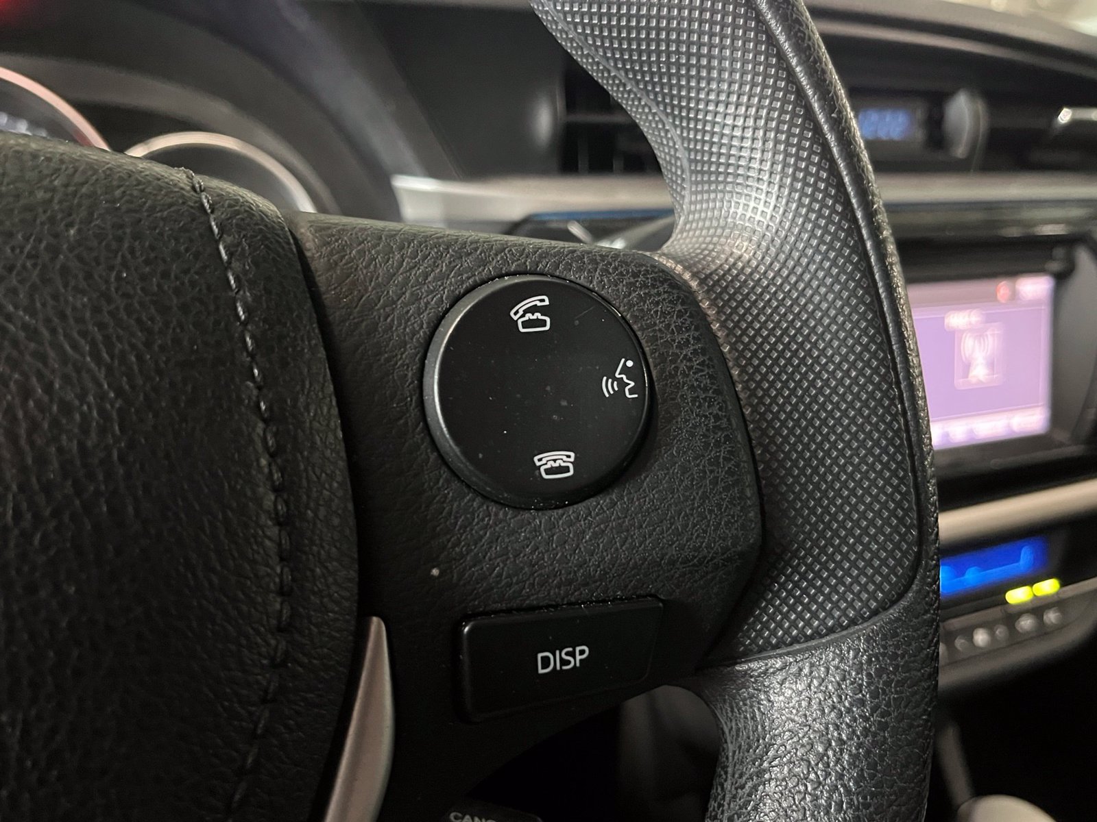 Used 2016 Toyota Corolla LE FWD image 17