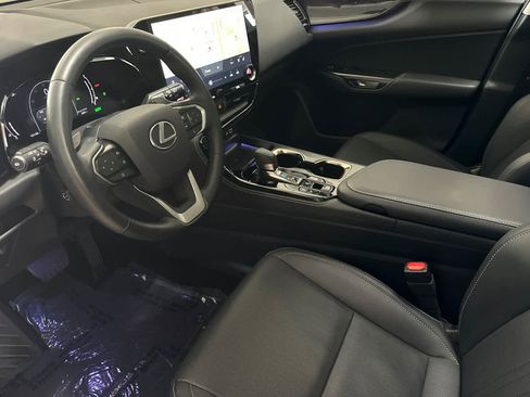 Used 2025 Lexus NX 350h AWD w/ Premium Package image 11