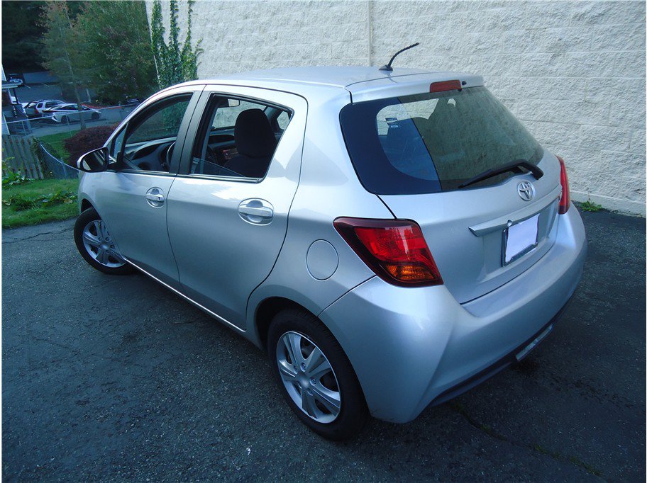 Used 2015 Toyota Yaris L FWD image 7
