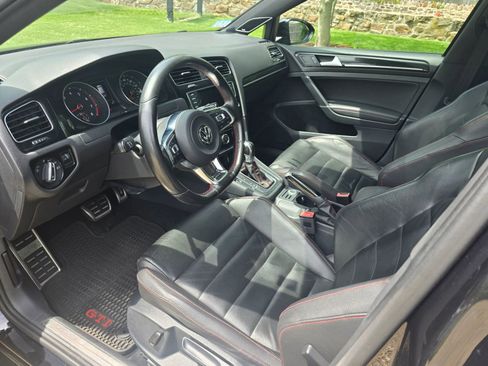 Used 2015 Volkswagen GTI SE FWD image 8