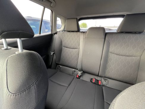 Used 2025 Toyota Corolla Cross LE image 38