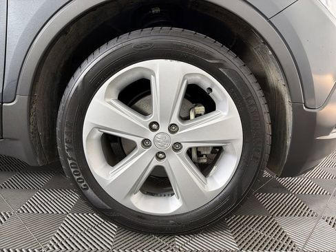 Used 2016 Buick Encore Premium image 10