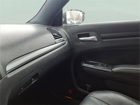 Used 2016 Chrysler 300 S image 20