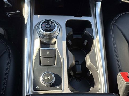 Used 2023 Ford Explorer XLT w/ Equipment Group 202A AWD/4WD image 8