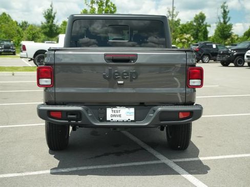 New 2026 Jeep Gladiator Sport w/ Dual Top Group AWD/4WD image 6