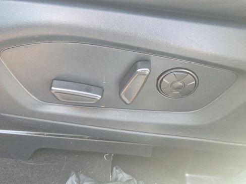 Used 2025 Ford Explorer ST image 27