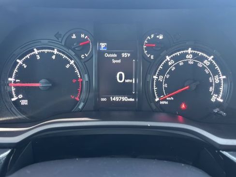 Used 2021 Toyota 4Runner SR5 Premium w/ Moonroof Package AWD/4WD image 20