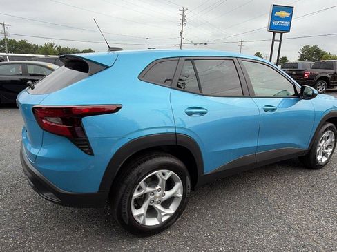 New 2026 Chevrolet Trax LS w/ LS Convenience Package FWD image 8