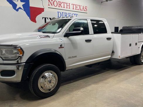 Used 2021 RAM 5500 Tradesman w/ Chrome Appearance Group image 11