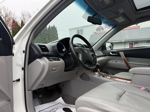Used 2009 Toyota Highlander Limited AWD/4WD image 14
