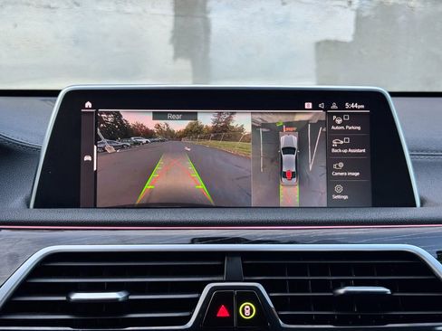 Used 2022 BMW 740i image 40