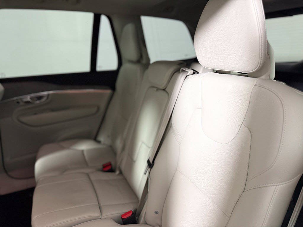 Used 2023 Volvo XC90 B6 Plus w/ Protection Package Premier AWD/4WD image 24