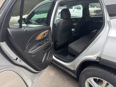 Used 2018 GMC Terrain SLE image 27