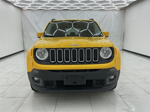 Used 2017 Jeep Renegade Latitude w/ Cold Weather Group AWD/4WD image 5