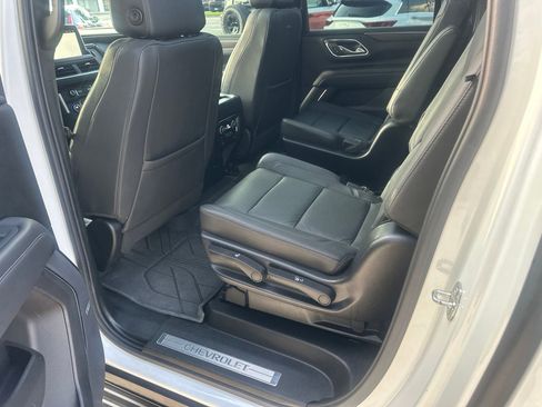 Used 2023 Chevrolet Suburban LT w/ Luxury Package AWD/4WD image 23