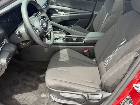 Used 2025 Hyundai Elantra SEL FWD image 23