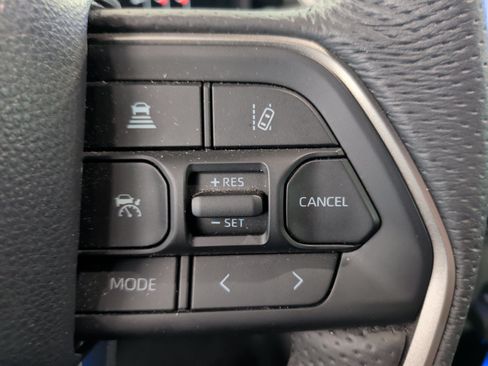 Used 2025 Toyota Tundra Limited AWD/4WD image 21