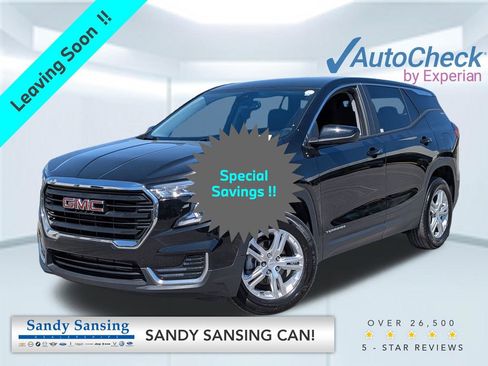 Used 2024 GMC Terrain SLE FWD image 1