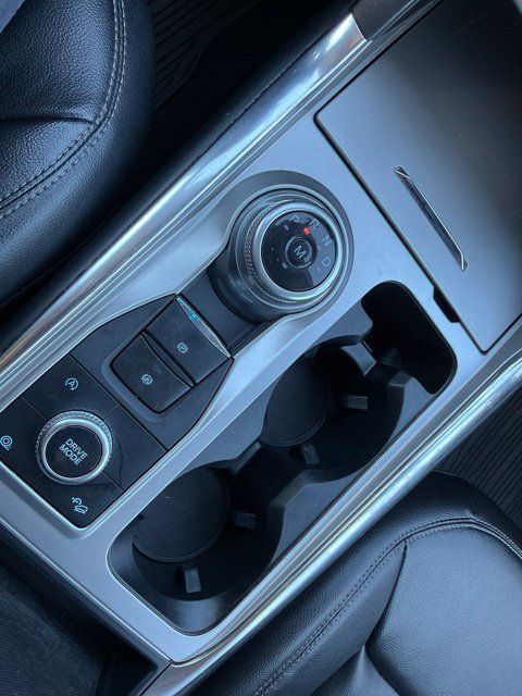 Used 2020 Ford Explorer XLT w/ Equipment Group 202A AWD/4WD image 19