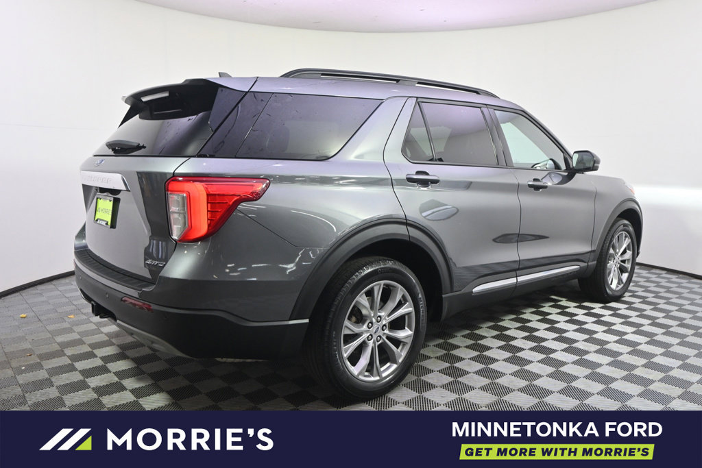 Used 2024 Ford Explorer XLT w/ Equipment Group 202A AWD/4WD image 7