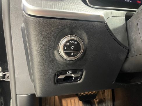 Used 2025 Mercedes-Benz C 300 C 300 image 19