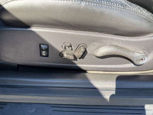 Used 2005 Chevrolet SSR w/ Preferred Equipment Group image 16