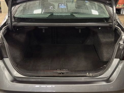 Used 2024 Nissan Altima 2.5 SV image 10