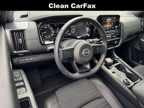 Used 2025 Nissan Pathfinder Rock Creek image 3