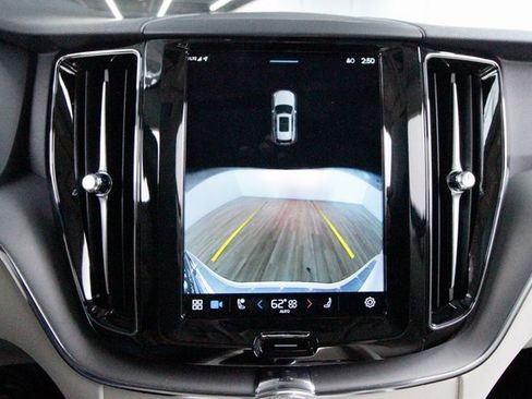 Certified 2025 Volvo XC60 B5 Core w/ Protection Package Premier image 15